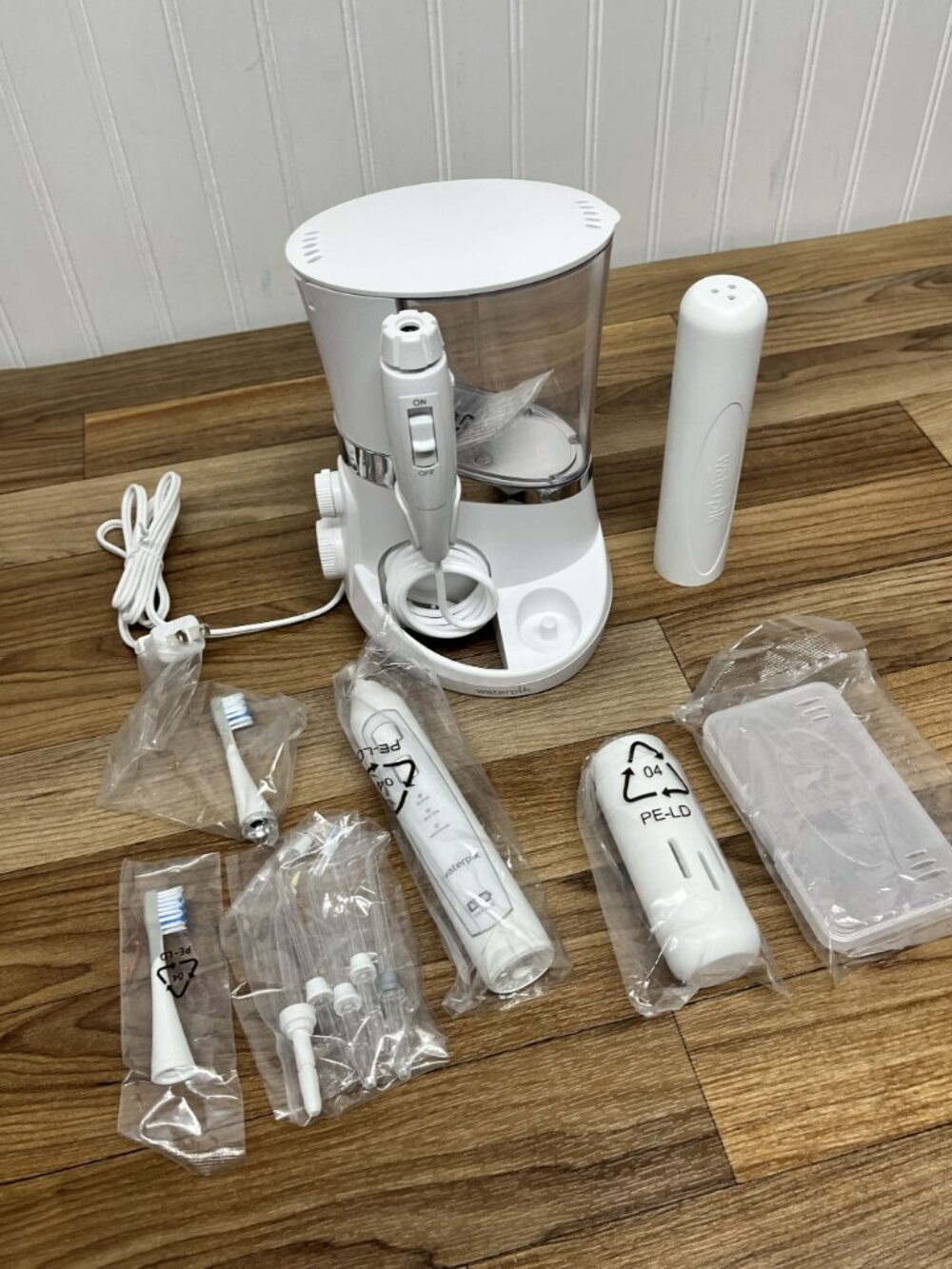 Waterpik Completecare Sonic 5.0 Water Flosser & Electric Toothbrush White Open B - Picture 8 of 16